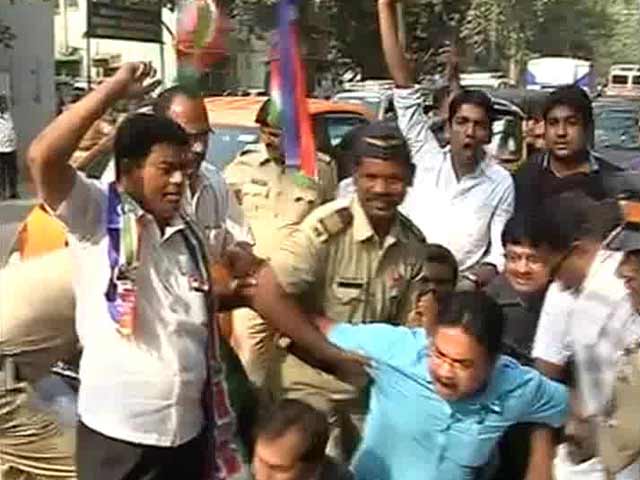 'Attack, vandalise' if asked to pay toll: Raj Thackeray's order triggers MNS <i>goondaism</i>