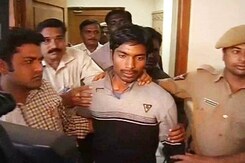 Hyderabad: Man robs gold worth Rs 6 crore, confesses to a news channel Hyderabad: Man robs gold worth Rs 6 crore, confesses to a news channel