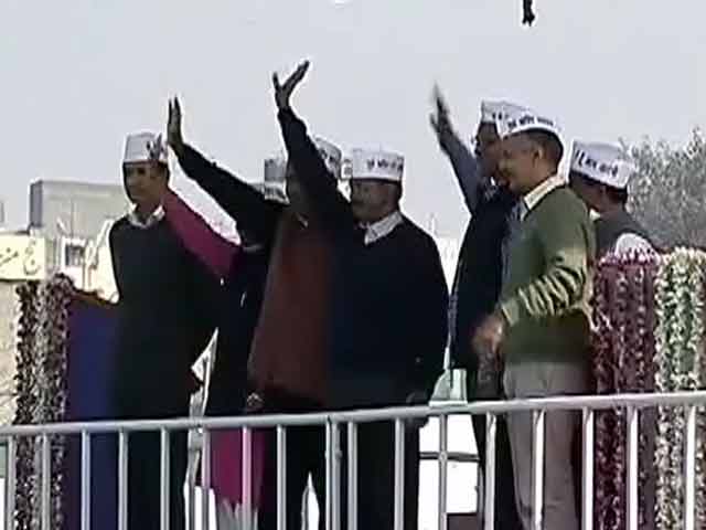 खबरों की खबर :  ‘आप’ की बदजुबानी पर उठे सवाल