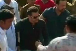 Actor Salman Khan in Jodhpur to record statement in poaching case Actor Salman Khan in Jodhpur to record statement in poaching case