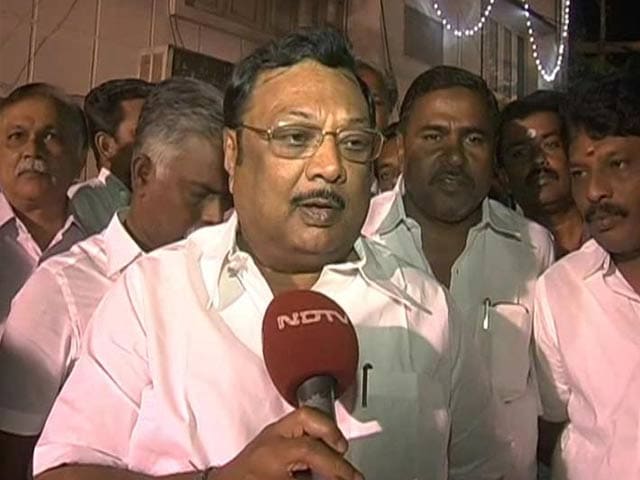 Video : 'My father's tears should fall on my dead body': Alagiri's response to DMK chief Karunanidhi