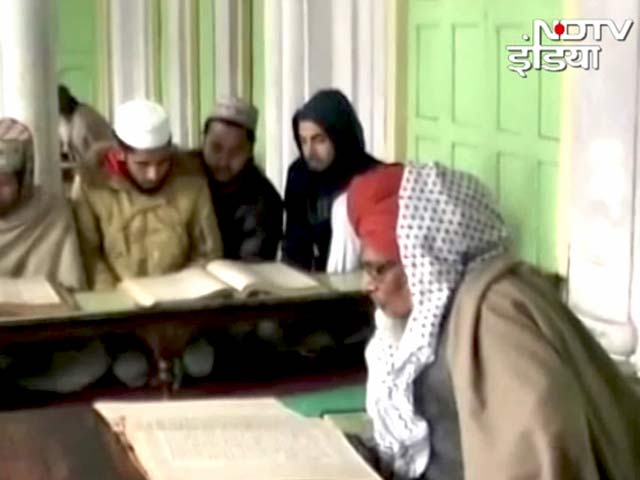 Videos : टोपी पर झाड़ू का चिह्न गैर-इस्लामिक!