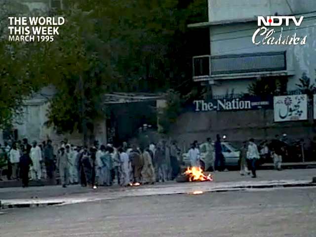 The World This Week: Pakistan government begins crack-down on extremists (Aired: March 1995)