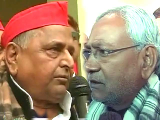 नीतीश, मुलायम ने की तीसरे मोर्चे की वकालत