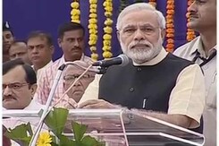 गुजरात में 11 रुपये कमाने वाला गरीब नहीं! गुजरात में 11 रुपये कमाने वाला गरीब नहीं!