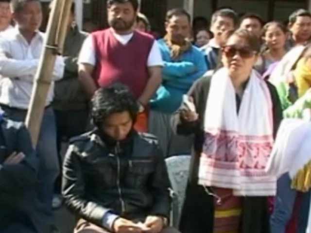 इंडिया न्यूजरूम : नीडो केस में सवालों से घिरी दिल्ली पुलिस