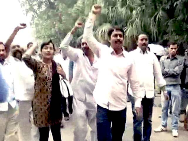 आंध्र भवन के बाहर तेलंगाना-सीमांध्र समर्थकों में झड़प