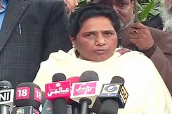मायावती ने आरक्षण पर किया पलटवार मायावती ने आरक्षण पर किया पलटवार