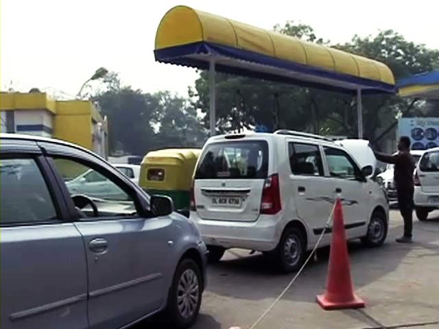 ऐलान के बाद भी सीएनजी सस्ती नहीं?