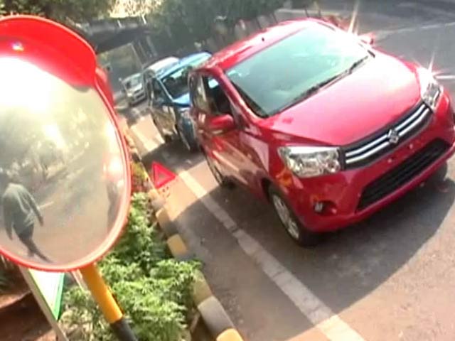 ऑटो एक्सपो 2014 में जुटी भीड़