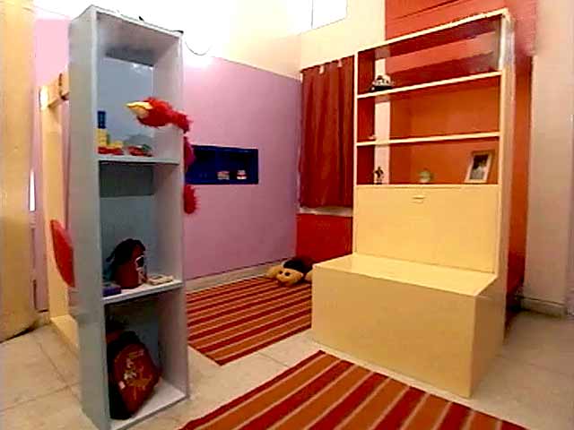 Utility space transformed into little boy's bedroom cum playroom (Aired: October 2004)