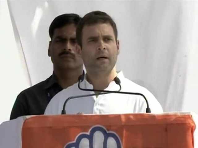 Video : Respect chai wallahs but not people who take you for a ride: Rahul at rally in Modi's Gujarat