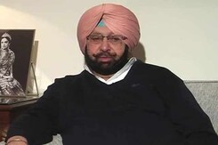 Parkash Singh Badal hid in his farmhouse during Operation Bluestar: Amarinder Singh Parkash Singh Badal hid in his farmhouse during Operation Bluestar: Amarinder Singh