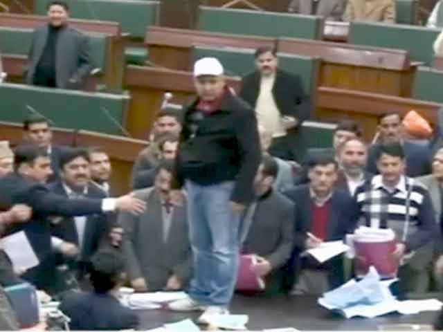 जम्मू-कश्मीर विधानसभा में तहसील बनाने की मांग को लेकर हंगामा