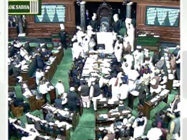 कांग्रेस ने छह सांसदों को पार्टी से निकाला