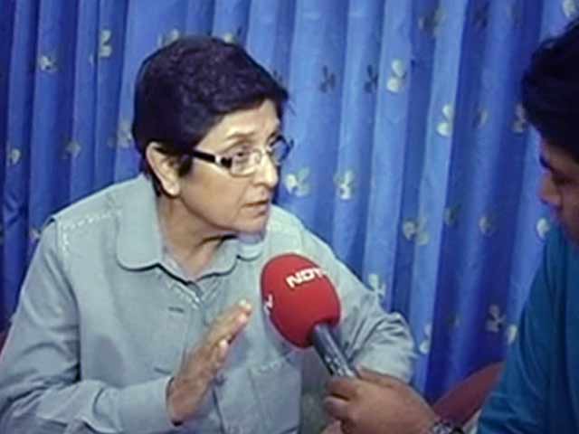 लोगों को गुमराह कर रहे हैं केजरीवाल :  किरण बेदी