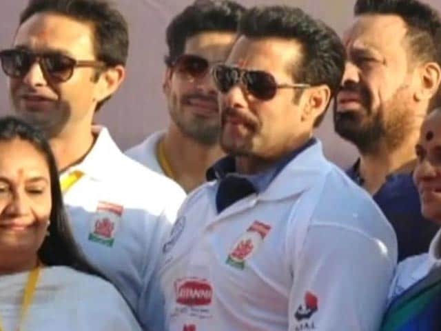 Video : Salman Khan to join the IPL bandwagon?