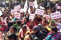 आमरण अनशन पर रेहड़ी वाले आमरण अनशन पर रेहड़ी वाले