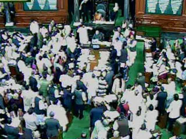 इंडिया न्यूजरूम : बंद दरवाजे के पीछे हुआ बंटवारा