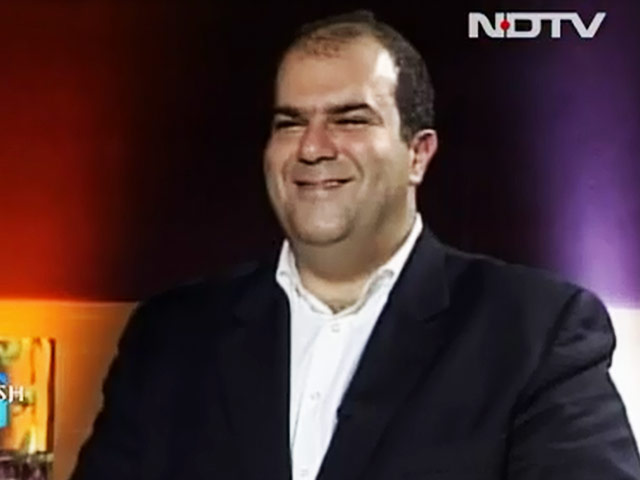 Stelios Haji-Ioannou on low-cost airlines (Aired: July 2007)