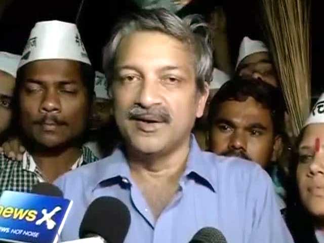 Video : AAP protests in Mumbai after NCP workers vandalise office; Mayank Gandhi detained