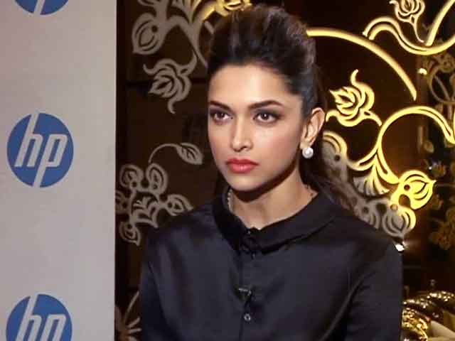 Video : Cell Guru: Deepika Padukone talks about the HP Slate 6 VoiceTab