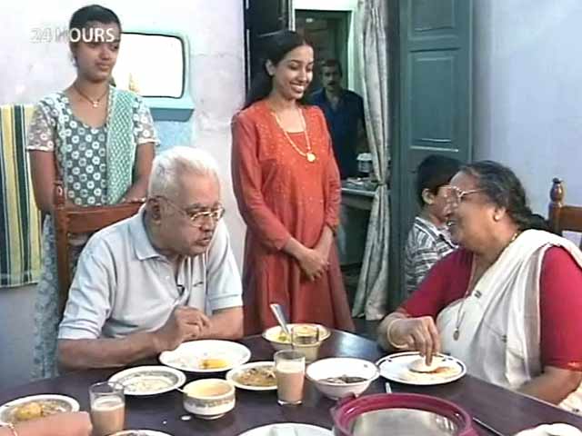 Video : 24 Hours with EK Nayanar (Aired: 2001)