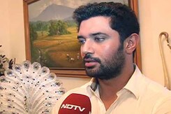 मोदी को कोर्ट से क्लीन चिट मिली है : चिराग पासवान मोदी को कोर्ट से क्लीन चिट मिली है : चिराग पासवान