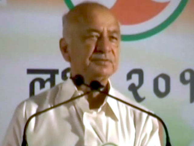 शिंदे ने दी इलेक्ट्रॉनिक मीडिया को 'कुचलने' की धमकी