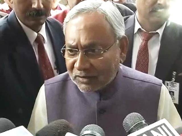 Video : MLAs welcome, says Nitish Kumar, rejecting Lalu Prasad's 'Watergate' conspiracy charge