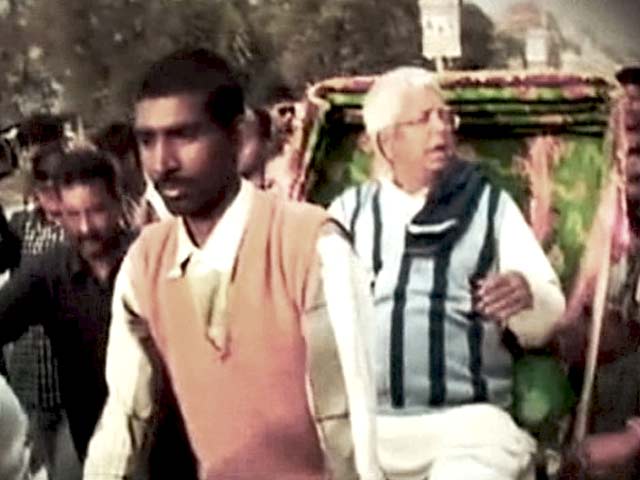 इंडिया न्यूजरूम : मुश्किल को मौके में बदलते लालू