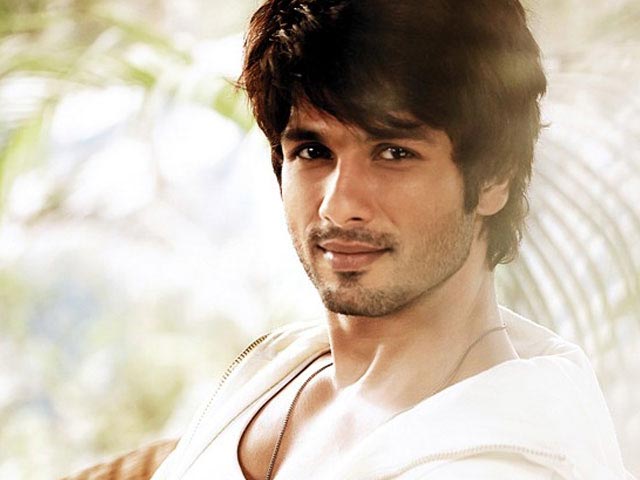 Shahid turns 33 in Goa