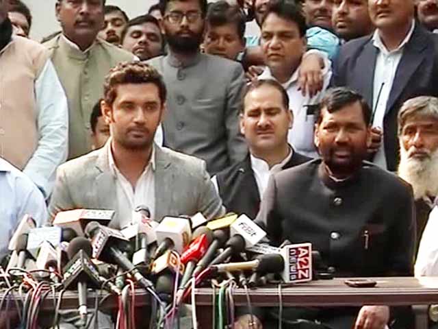 All options open including tie-up with BJP: Ram Vilas Paswan