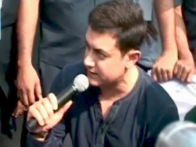 Videos : सत्यमेव जयते 2 : गया में 'माउंटन मैन' दशरथ मांझी के परिजनों से मिले आमिर