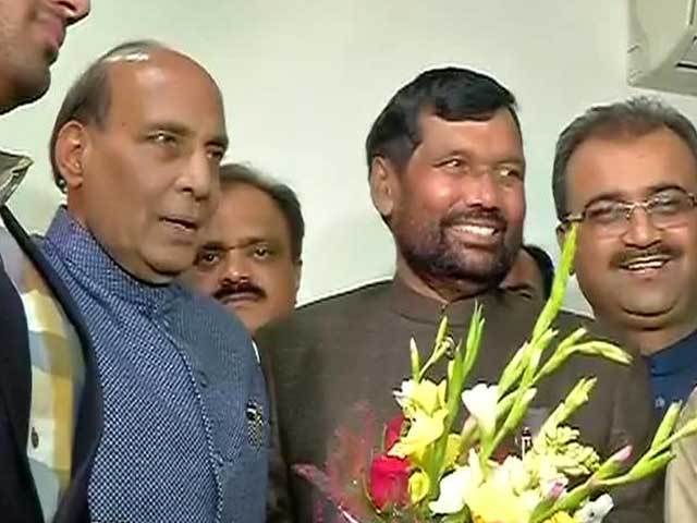 Paswan's party agrees on seat-sharing pact with BJP