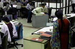 केंद्रीय कर्मचारियों का महंगाई भत्ता अब 100 प्रतिशत केंद्रीय कर्मचारियों का महंगाई भत्ता अब 100 प्रतिशत