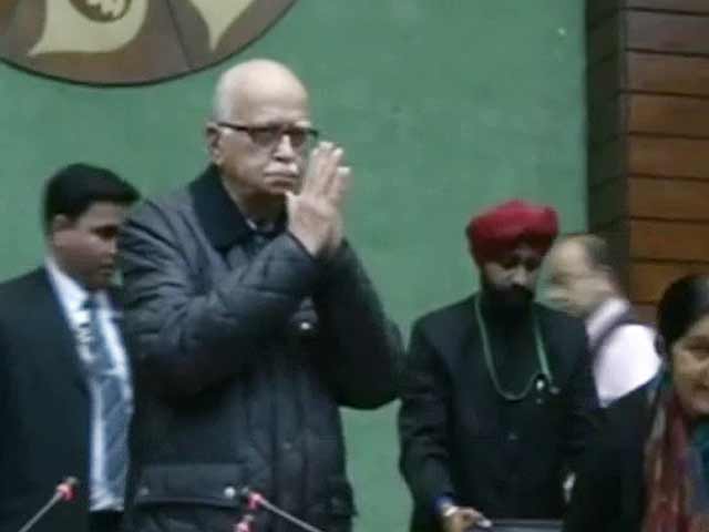 खबरों की खबर : संघ−आडवाणी में फिर मतभेद