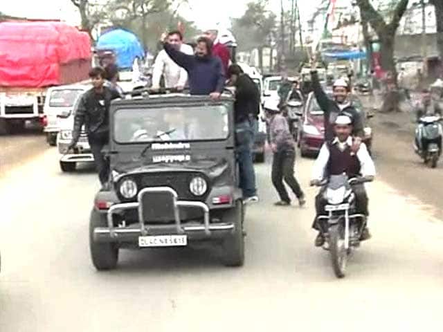 Video : With roadshow, Arvind Kejriwal tries to capture voters' pulse in UP