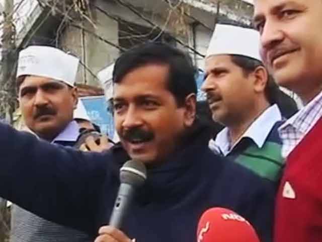 इंडिया नौ बजे : यूपी में केजरीवाल का रोड शो