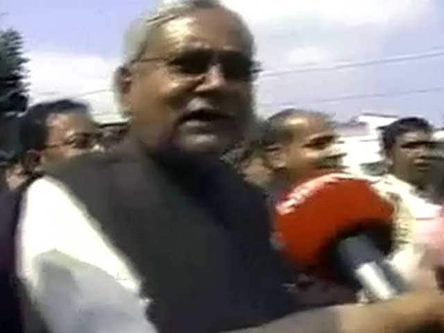 Videos : नीतीश ने किया पैदल मार्च, कहा, बिहार के साथ सौतेला व्यवहार हुआ