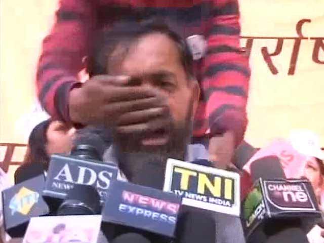 Black ink smeared on AAP's Yogendra Yadav's face in Delhi