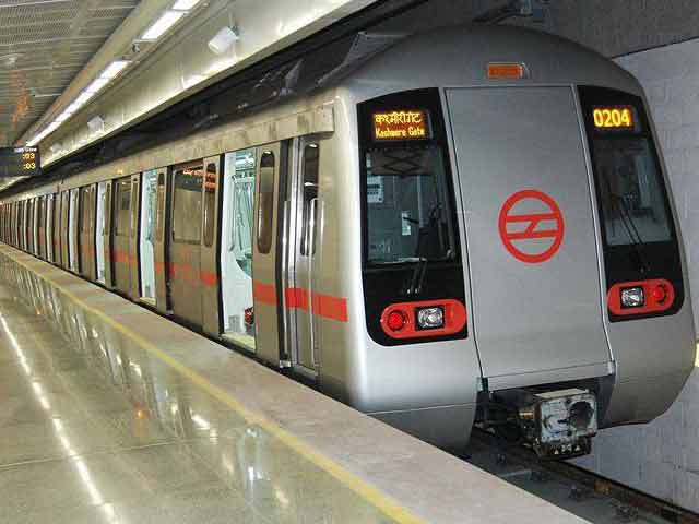 मेट्रो में तैनात महिला कमांडो