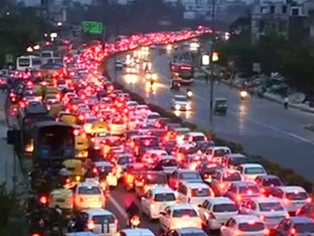 एनएच 24 पर क्यों लगा दस घंटों का जाम?