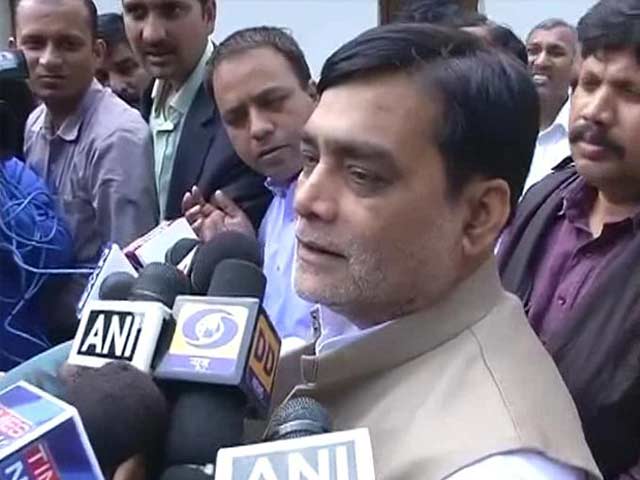 Estranged from Lalu Prasad, Ram Kripal Yadav flirts openly with BJP