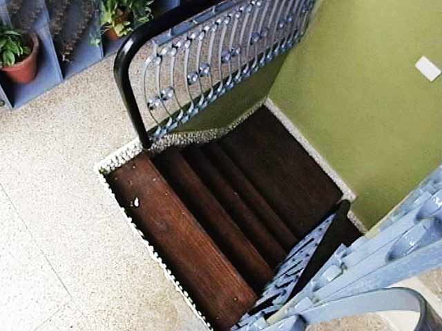 How to get a beautiful budget staircase makeover