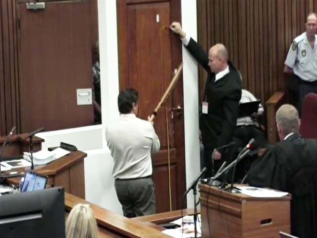 Video : Oscar Pistorius murder trial: Cricket bat used to smash toilet door, says forensic analyst