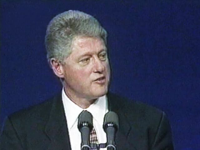 Video : The World This Week: President Clinton gives the boost to Northern Island peace protest (Aired: December 1995)