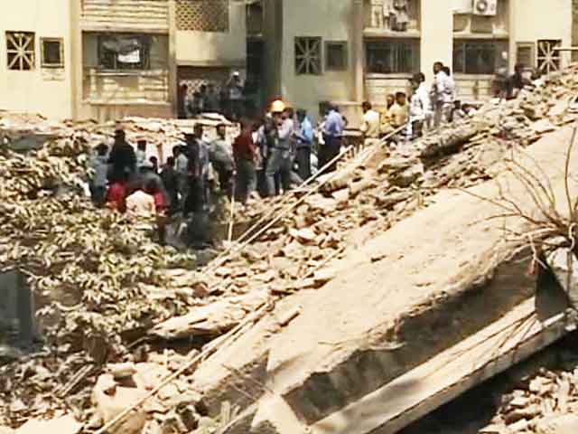 Video : Mumbai: Seven-storey building collapses in Vakola, many feared trapped