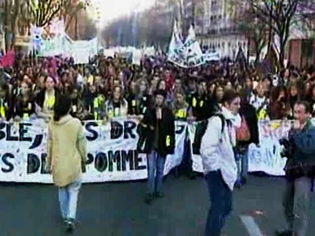 The World This Week: France in midst of worst urban unrest (Aired: December 1995)