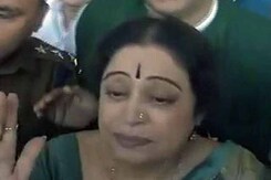 Shown black flags in Chandigarh, Kirron Kher says she is not an 'outsider' Shown black flags in Chandigarh, Kirron Kher says she is not an 'outsider'